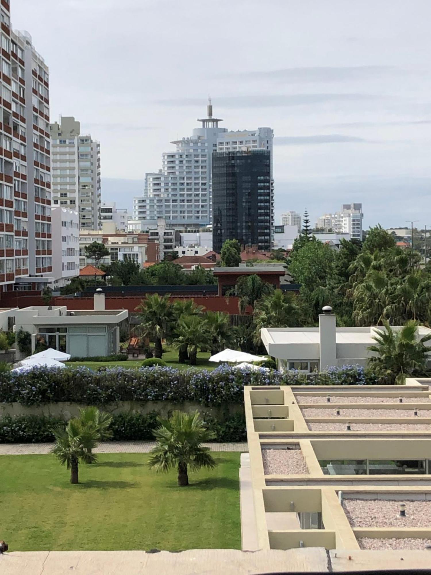 Hotel Gaudi Punta del Este Buitenkant foto